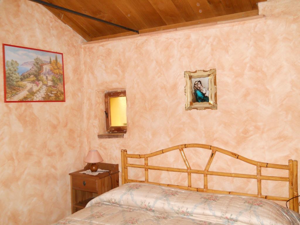 Lo Scoiattolo Villa Вентимиля Стая снимка